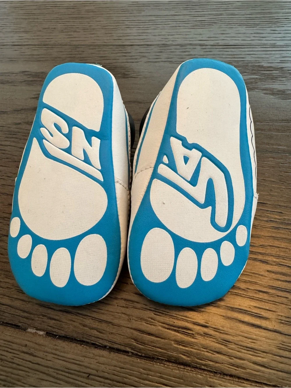 Vans Baby Shark-Print Slip-On Shoes - Black & Blue